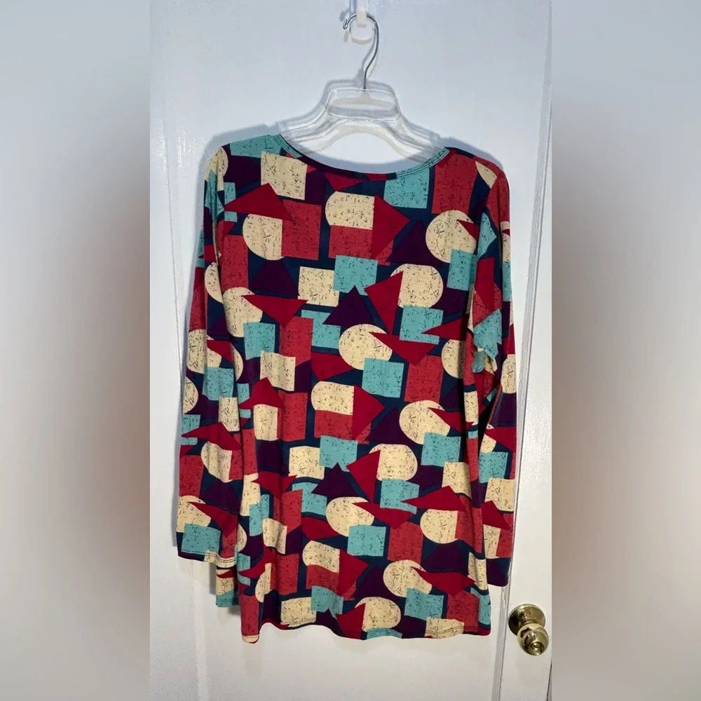 LuLaRoe Women's 2XL Multicolor Geometric Pattern Blouse Long Sleeve HI/Lo Hem - Picture 2 of 5